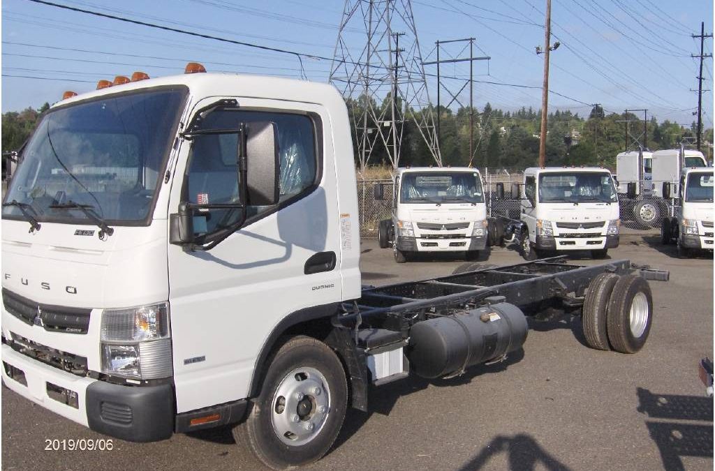 2017 MITSUBISHI FUSO FEC CAB CHASSIS #1358