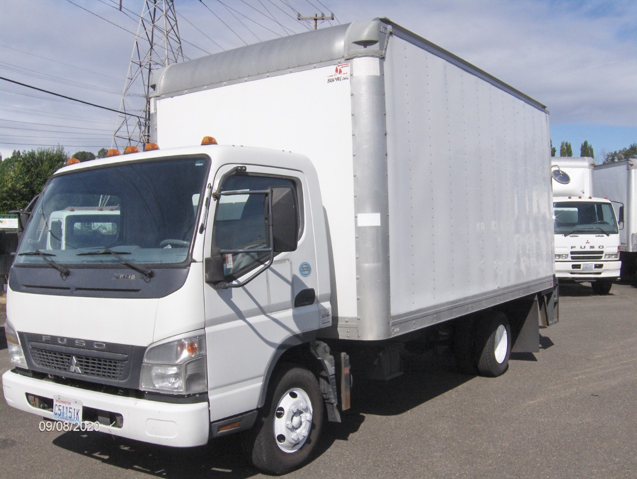 2010 MITSUBISHI FUSO FE84D BOX TRUCK - STRAIGHT TRUCK #3U-599